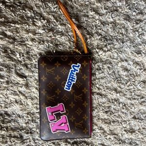 Louis Vuitton Wristlet!💗
